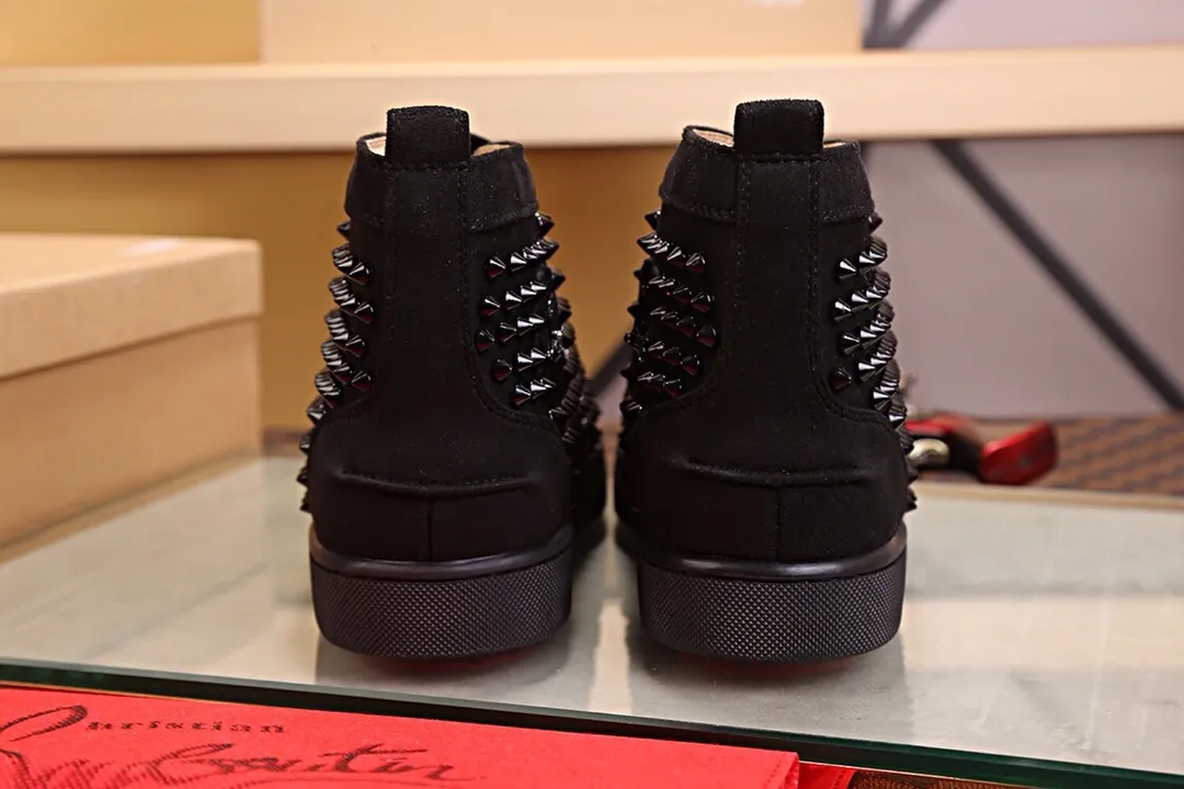 Ex-factory price 480. christian louboutin (CL red sole shoes) counter nail series, high-top casual sneakers for couples 📢 📢 📢 Exclusive hot style release 🎈🎈💪 Movable latex feet 👻 Finished outsole stitching line [satisfied] 😝Female 35-40# Male 38#-46, global supply😝 [Top version]: original imported cowhide upper, top original leather lining, original molded TPU outsole, original 1:1 detail processing, original shoe last, large quantity available from stock,